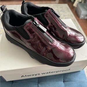 New with tags Cougar Waterproof shoes